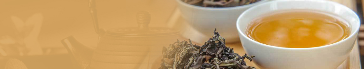 tea seeping in mug - is oolong tea good for you concept